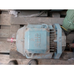 Motor Eléctrico AC ABB MBT 132 SA.4, 7.5/8.7 kW, 1445/1730 RPM.