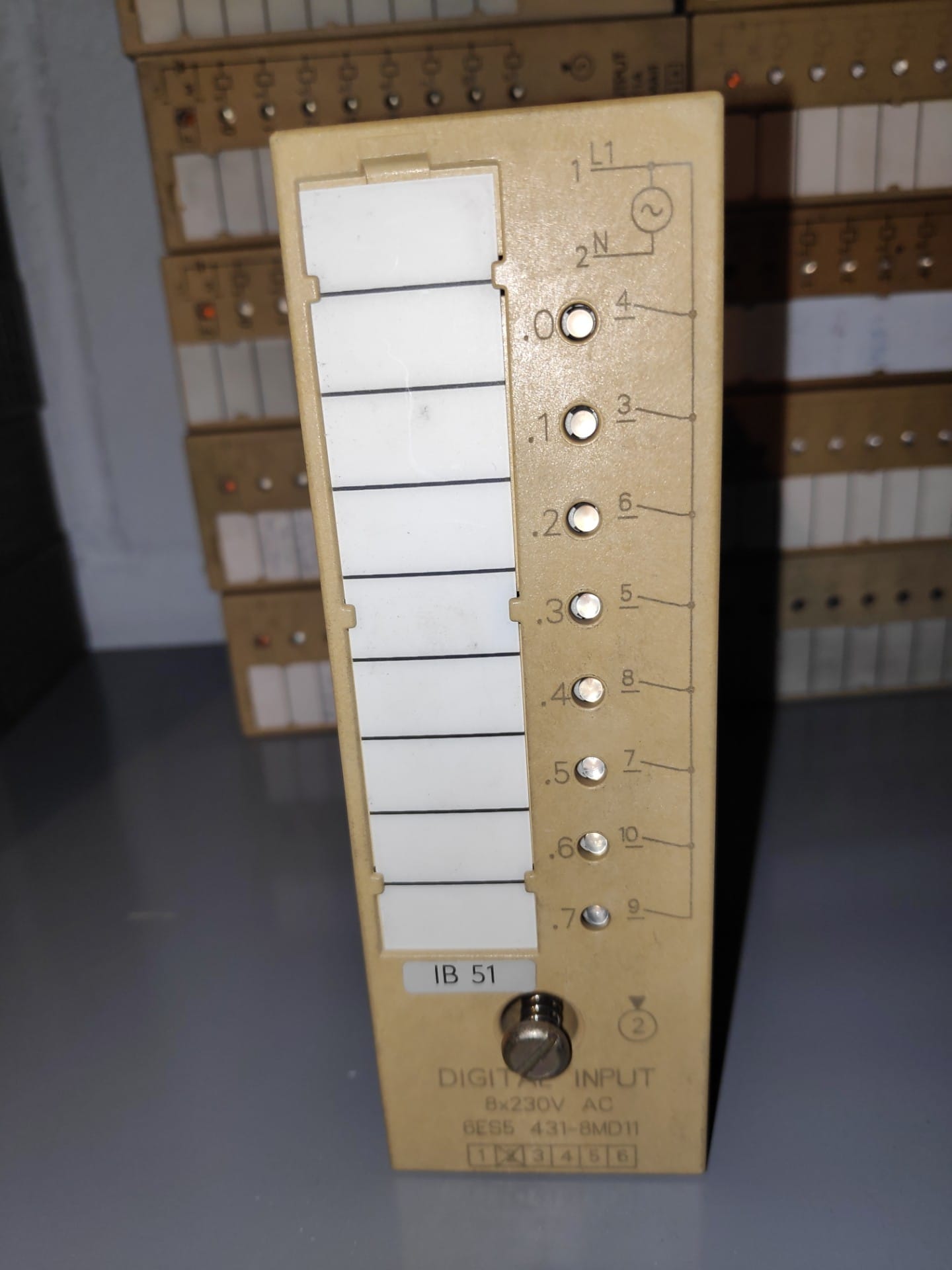 Módulo de Entrada Siemens 6ES5 431-8MD11, 8 entradas digitales de 230V AC/DC.