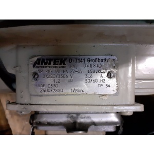 Motor eléctrico trifásico ANTEK 1.2 kW 2400 RPM para maquinaria industrial