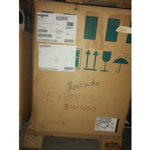 Servomotor Siemens 1PH7137-7ED03-0BK5, asíncrono de alto rendimiento con refrigeración por ventilador externo.