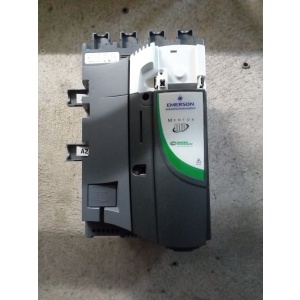 Variador de Corriente Continua EMERSON MP210A4R para control industrial de motores DC.