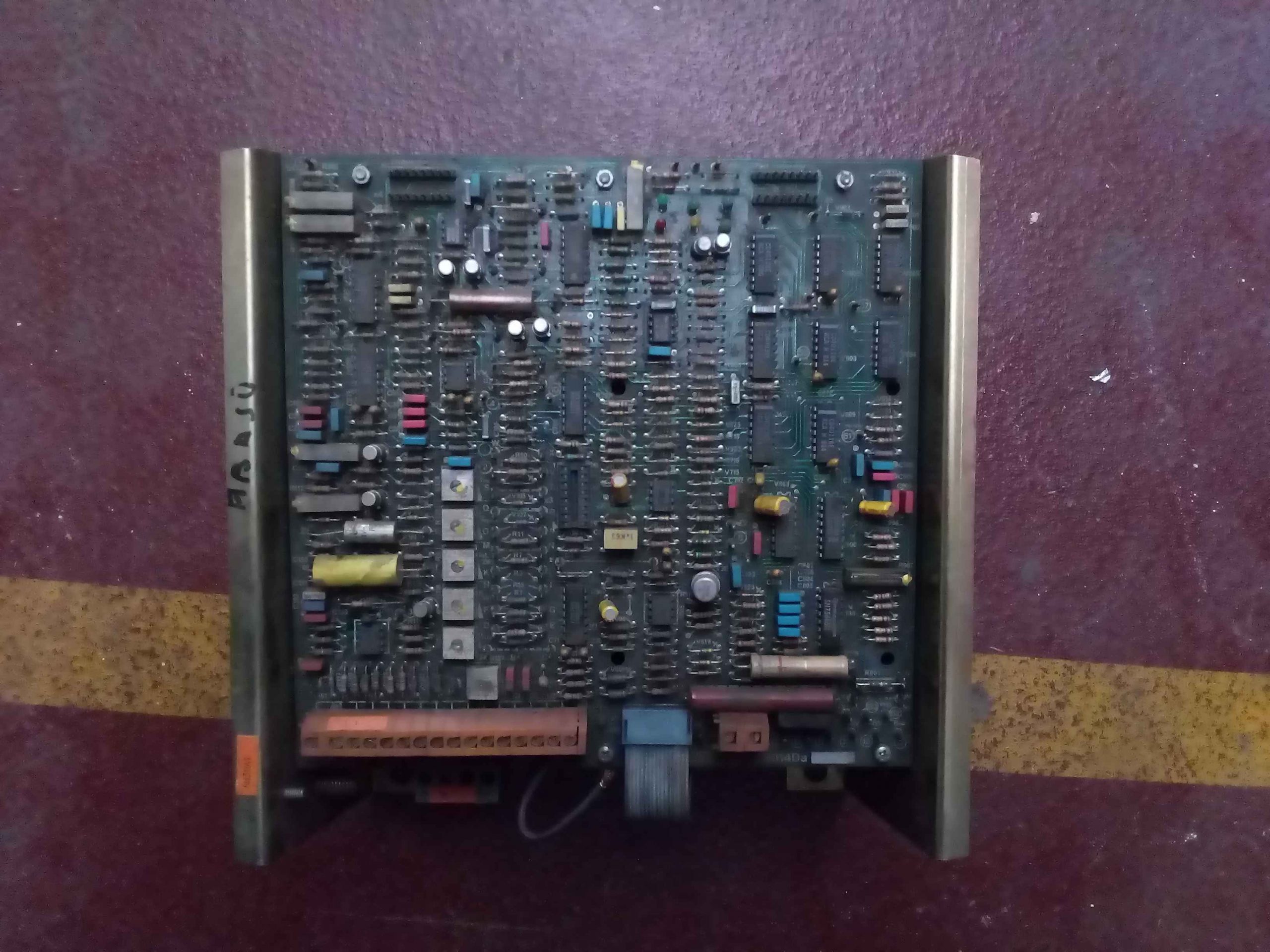 Convertidor de Corriente Continua Baumüller BKF 8/10/150, controlador de motores DC para aplicaciones industriales.