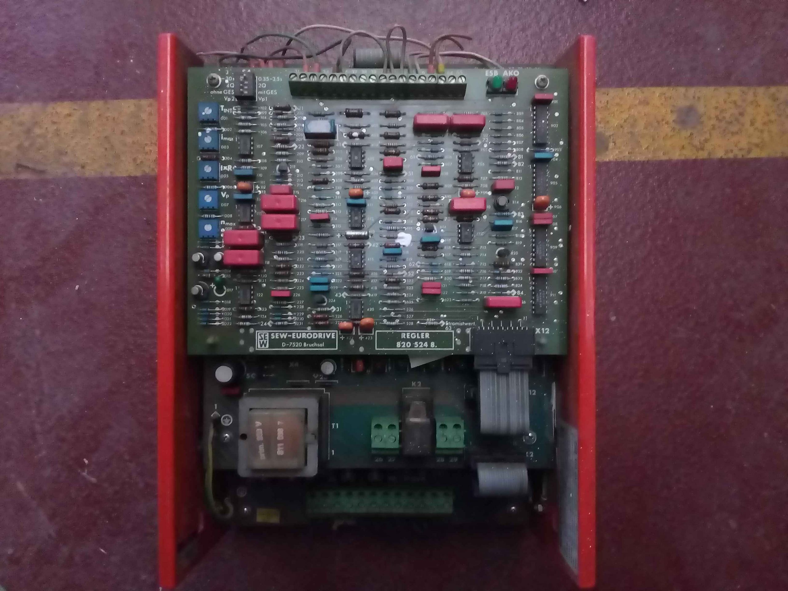 Variador de Frecuencia SEW-EURODRIVE MOVIRET 108, controlador de velocidad para motores industriales.
