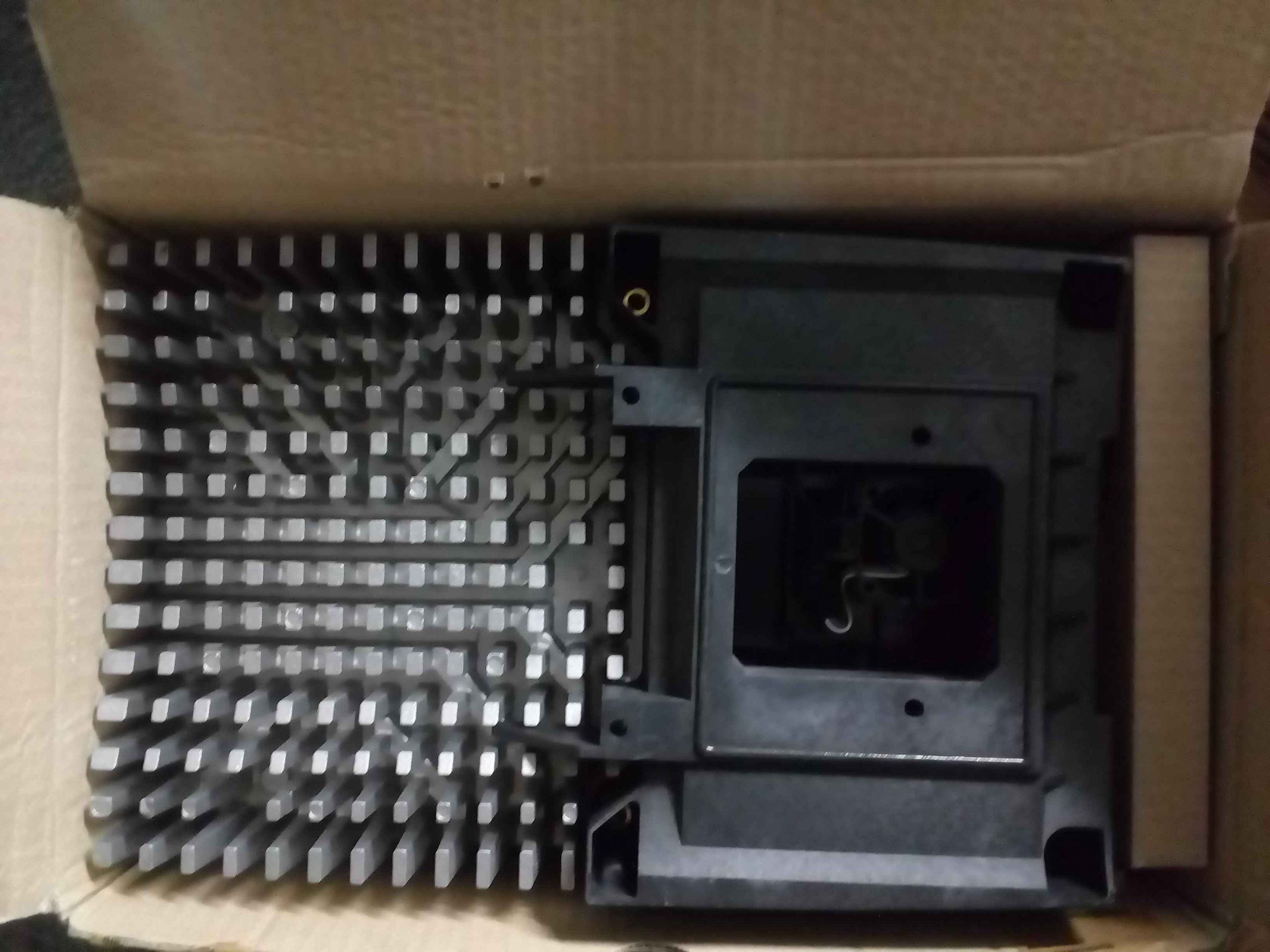 Variador de Velocidad Lenze E82MV552_4B001, convertidor de frecuencia industrial con protección IP65.