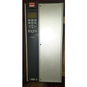 Drive Danfoss VLT 5016 PT5C20STR3D0F00A00C0, variador de frecuencia para motores industriales.