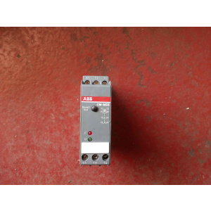 Relé Guarda Motor ABB CM-MSS, protección térmica avanzada para motores eléctricos.