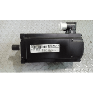 Servomotor B&R 8LSA45.R2022D100-3, motor síncrono trifásico de alta precisión.