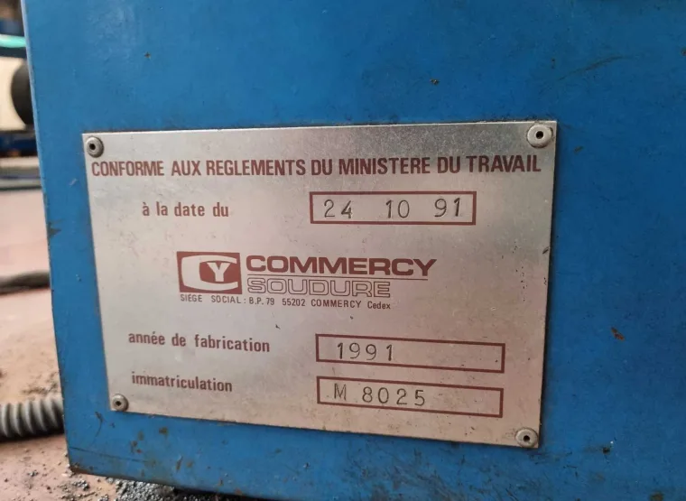 Robot de Soldadura Commercy Soudure con Controlador CY2.12, soldadura automatizada de alta precisión.